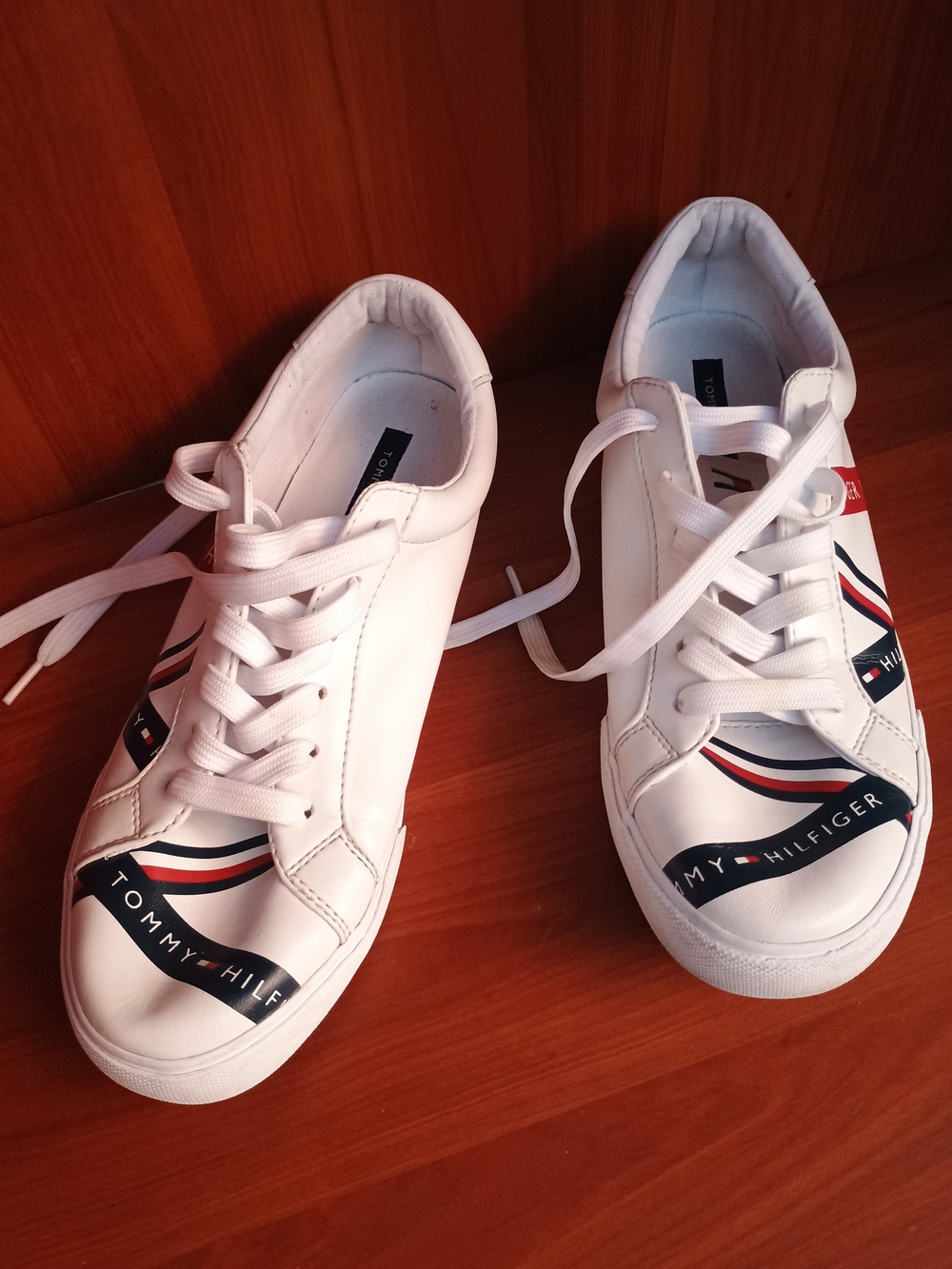 Tommy Hilfiger Men’s White Low-Top Sneakers